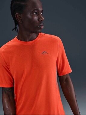 Size M Nike Trail Solar Chase Dri-Fit ADV Running Shirt HJ3580-633 Brand New